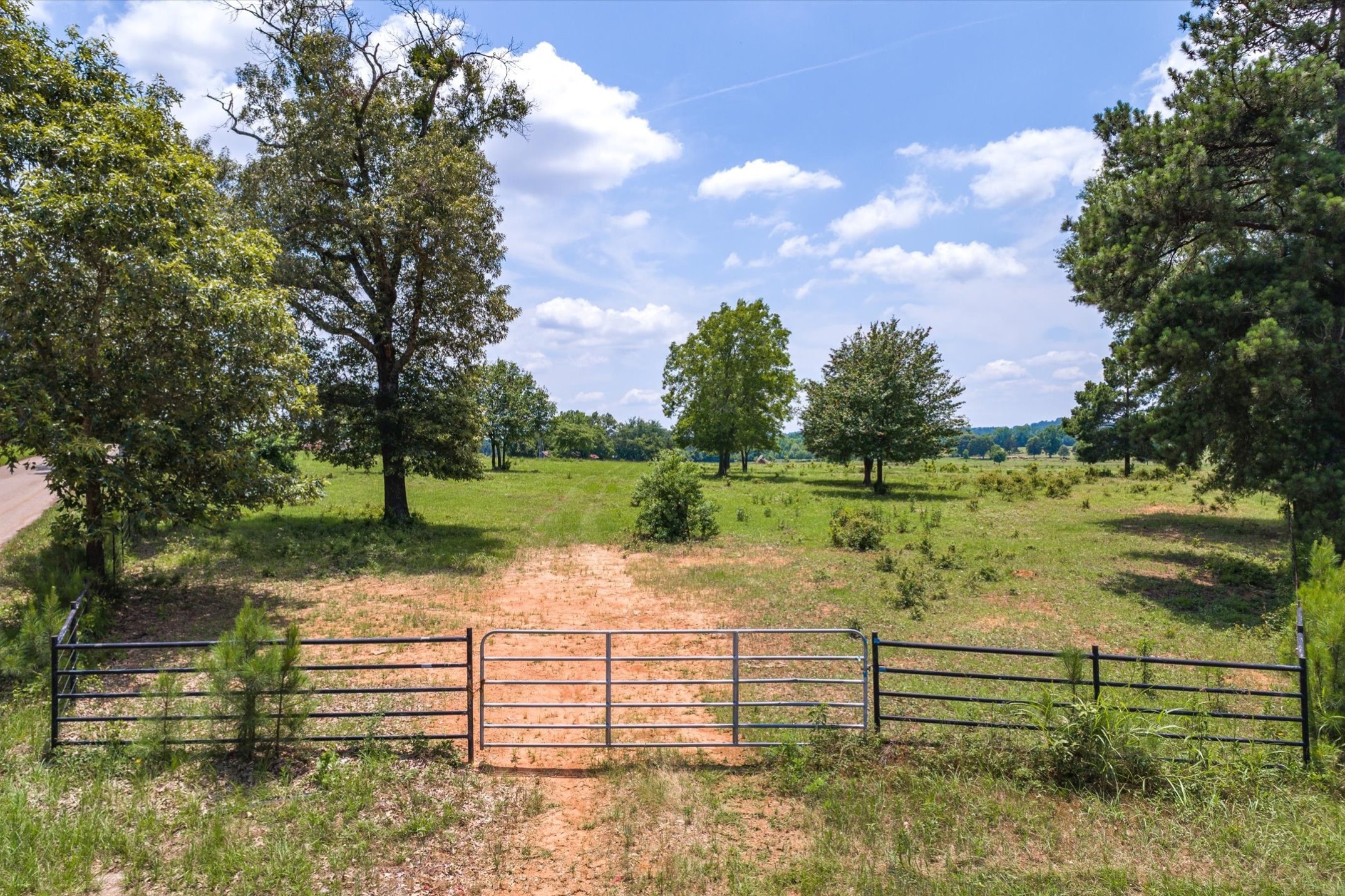 17104 County Road 1100 Flint TX 75762