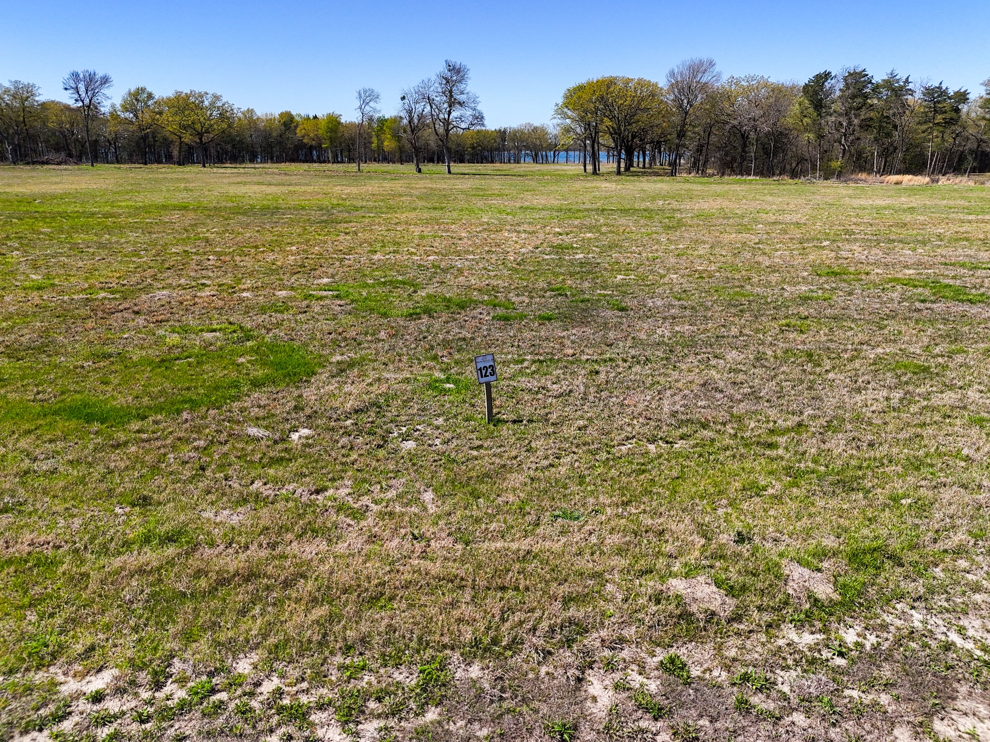 330 Lakewood Lane Honey Grove TX 75446