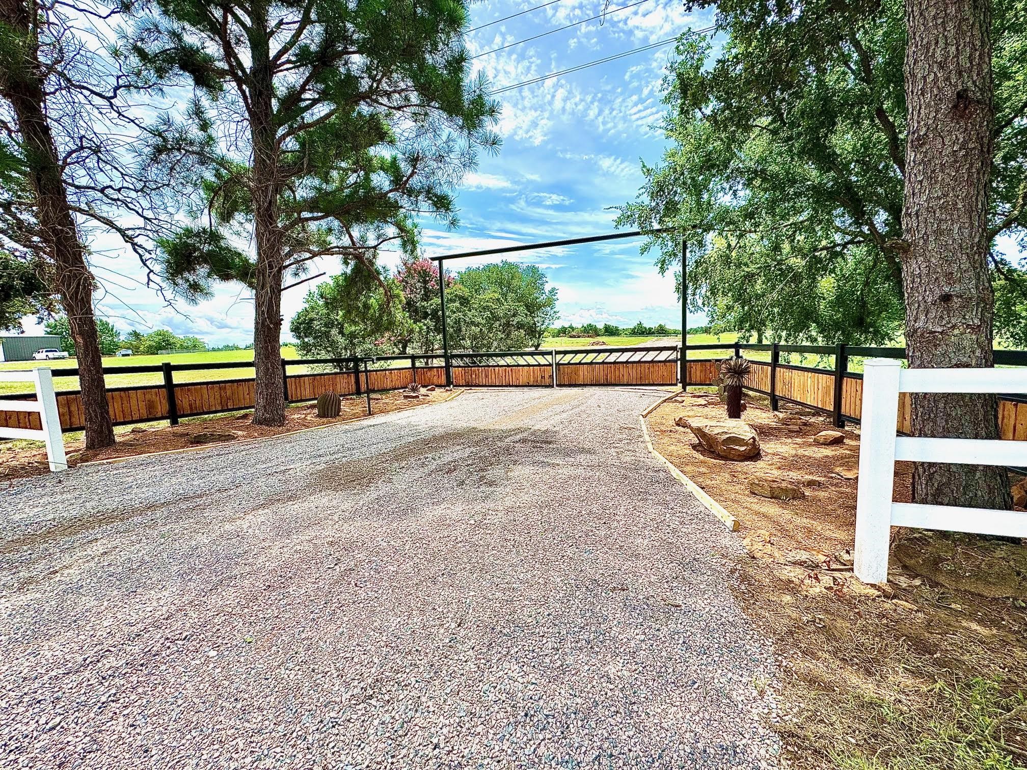8690 E Fm 922 Valley View TX 76272