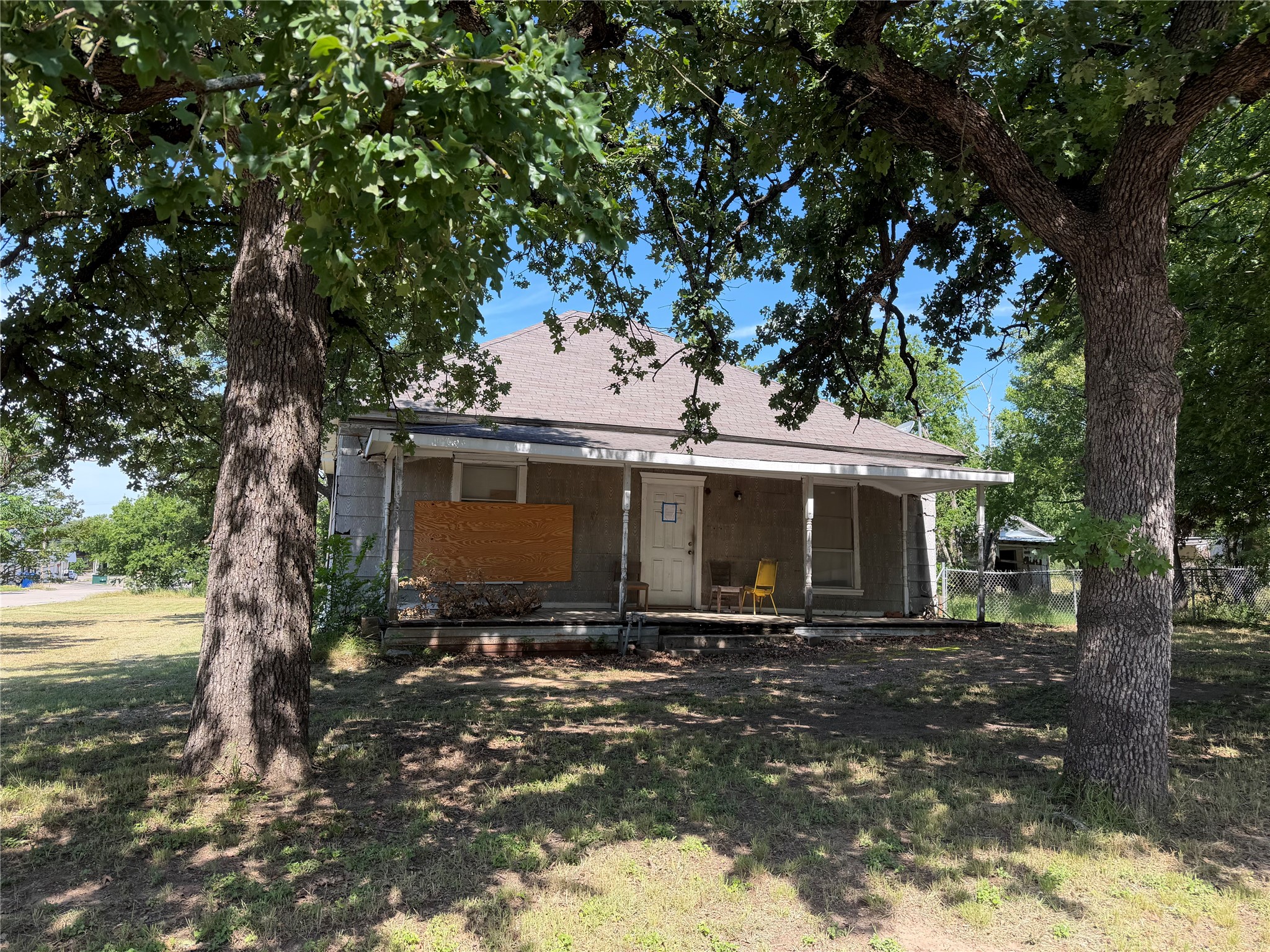 1201 N Elm Street Weatherford TX 76086