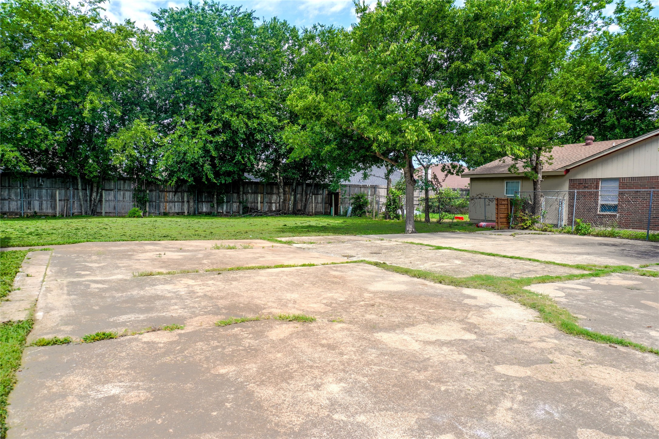 220 Coury Road Everman TX 76140