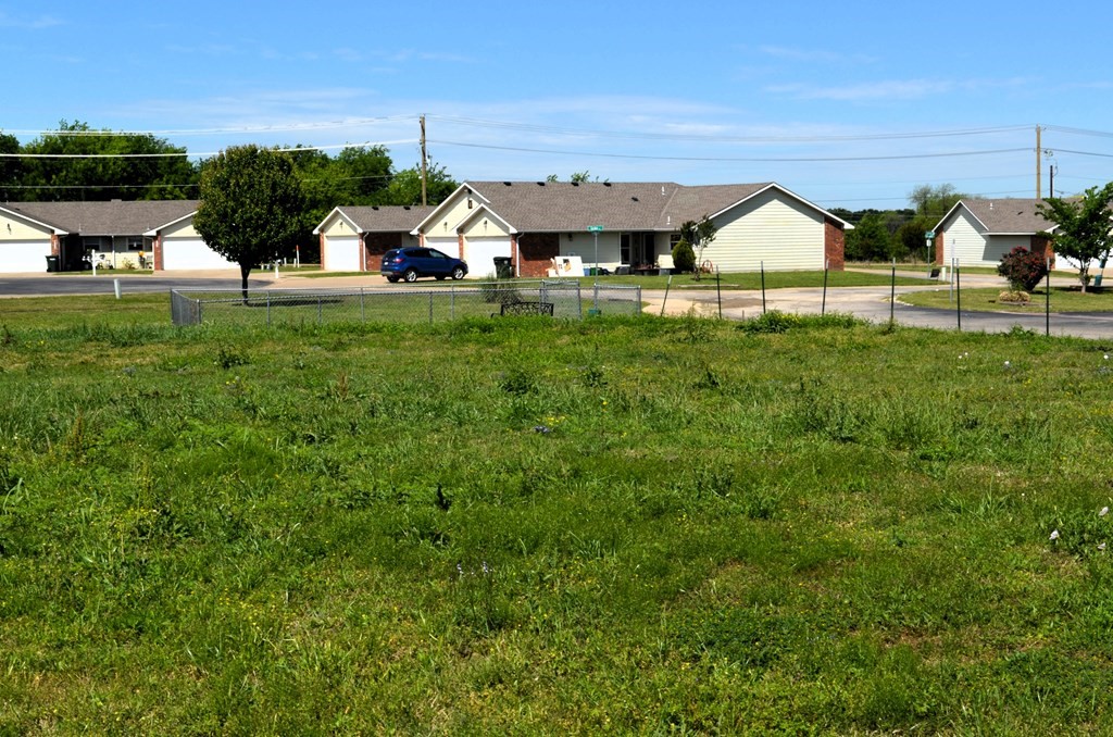 208 Preston Circle Mabank TX 75147