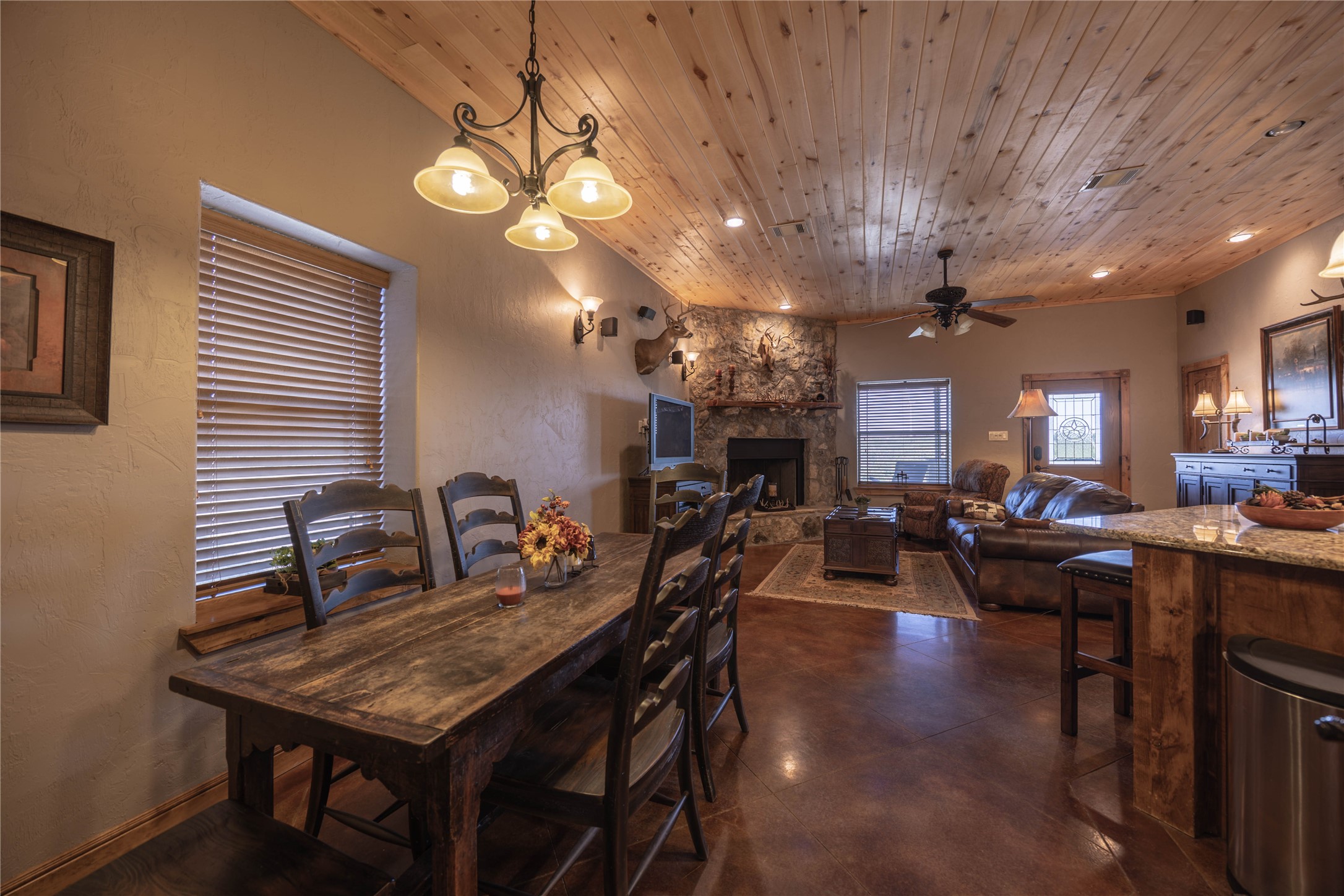 3270 Fm-573 Comanche TX 76442