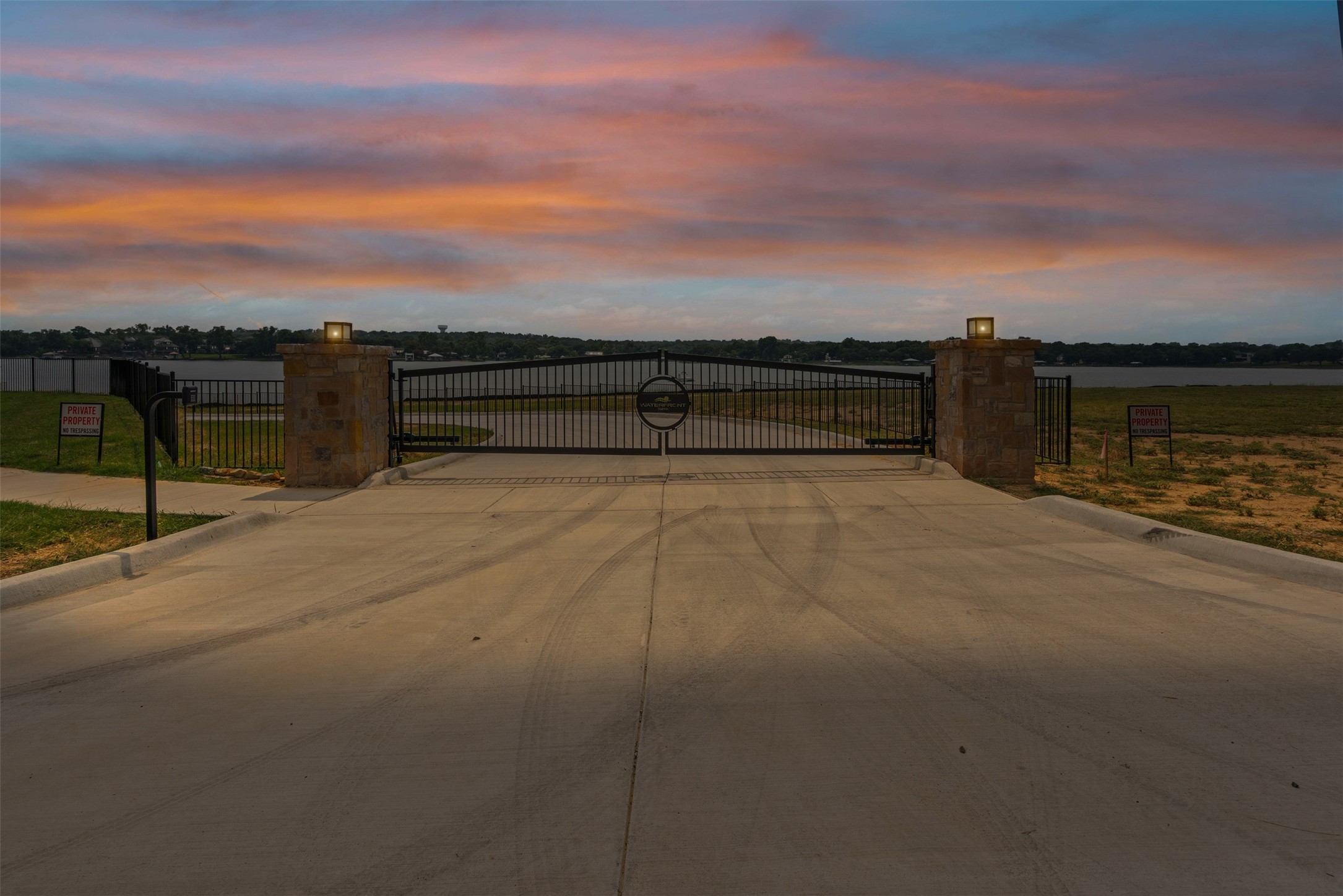 1541 Park Street Azle TX 76020