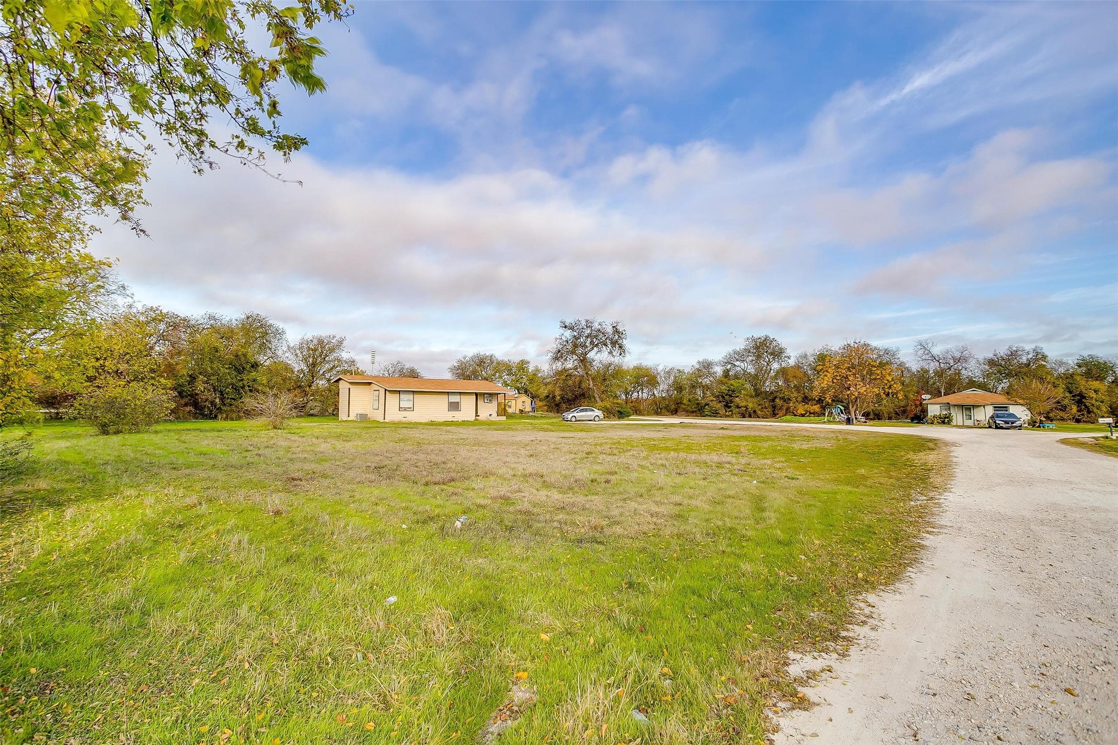 1101 E Main Street Crowley TX 76036