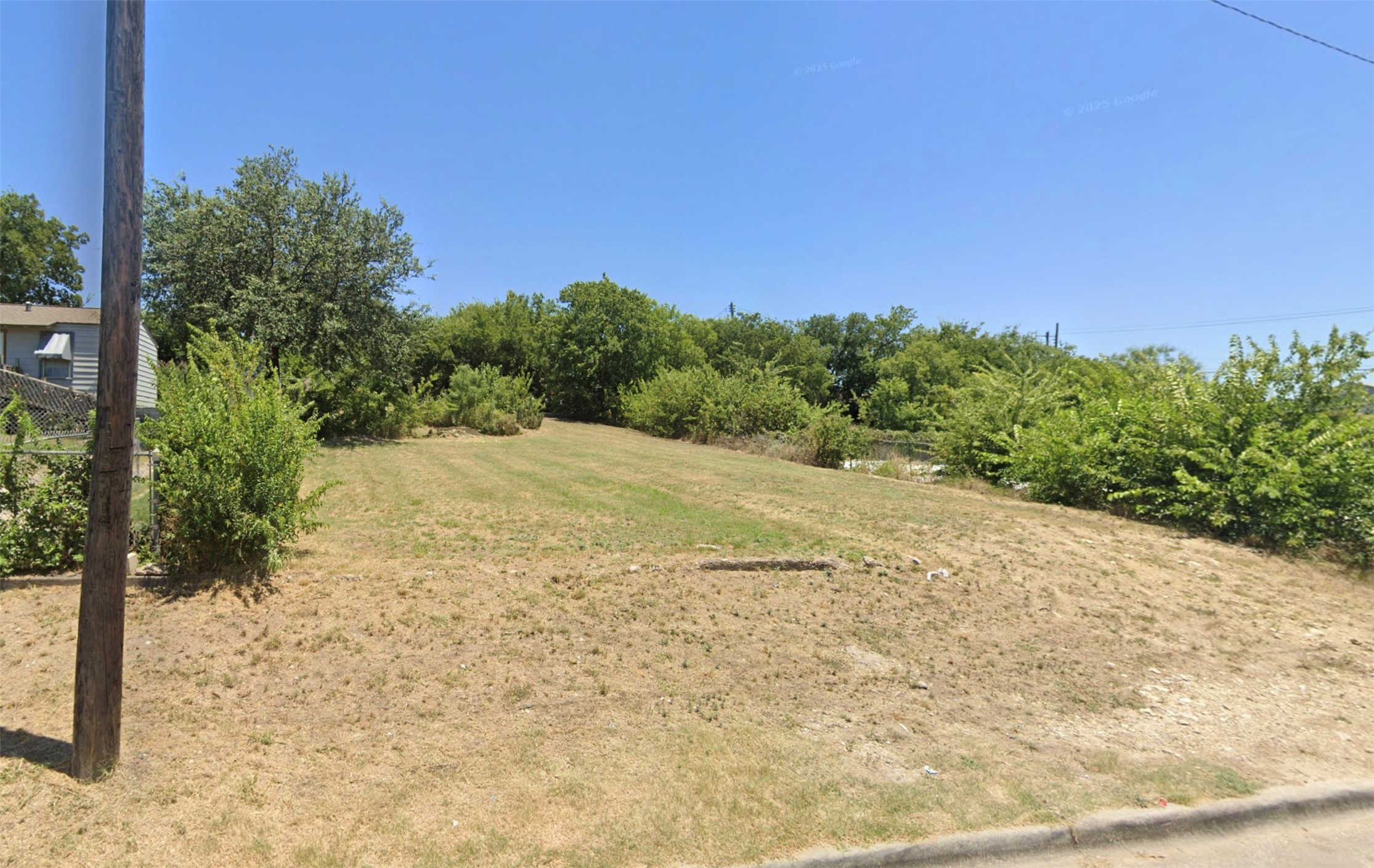 3006 N Crump Street Fort Worth TX 76106