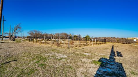 1725 S Las Vegas Trail White Settlement TX 76108