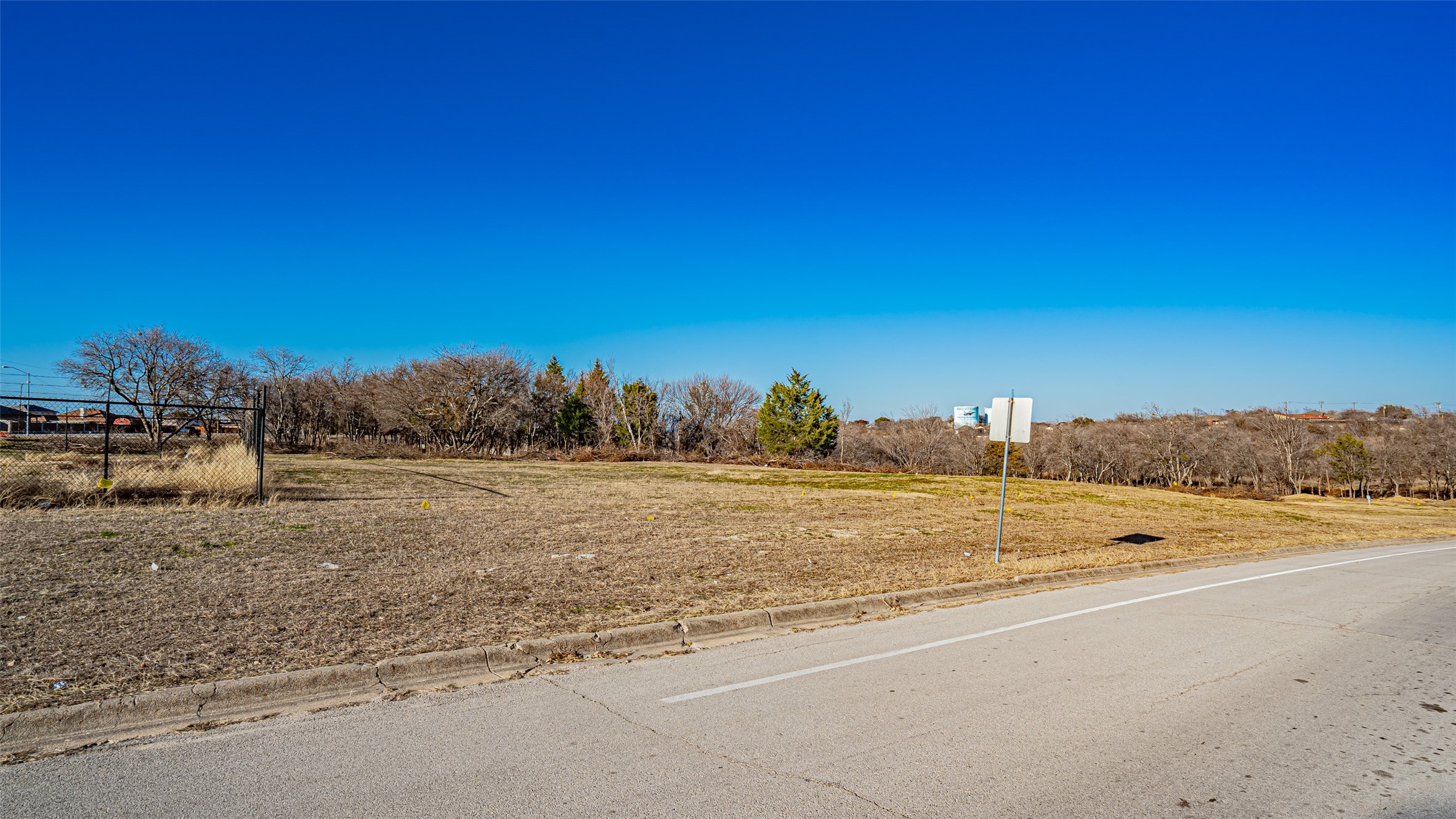 1725 S Las Vegas Trail White Settlement TX 76108