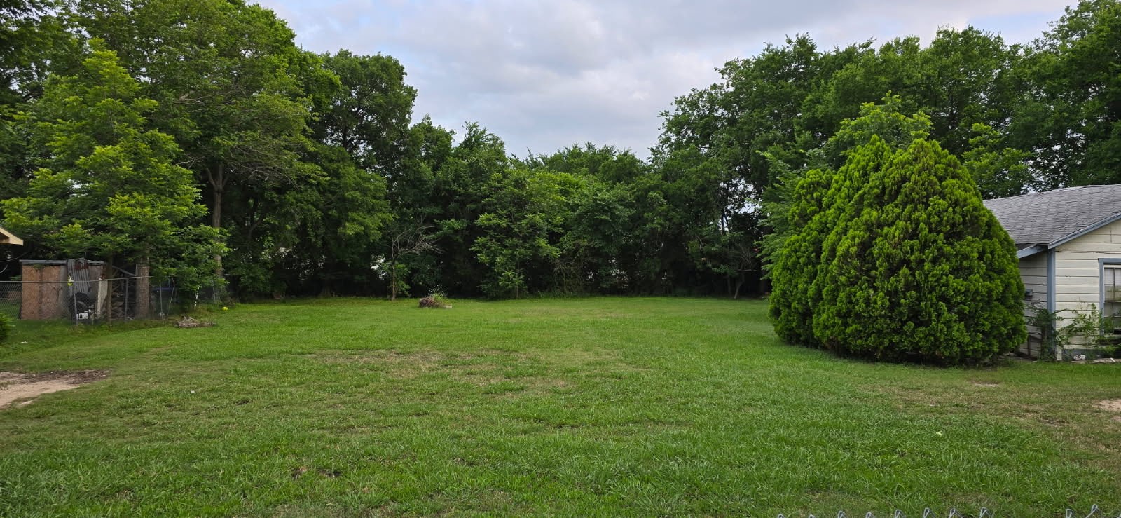 122 Oak Street Lancaster TX 75146