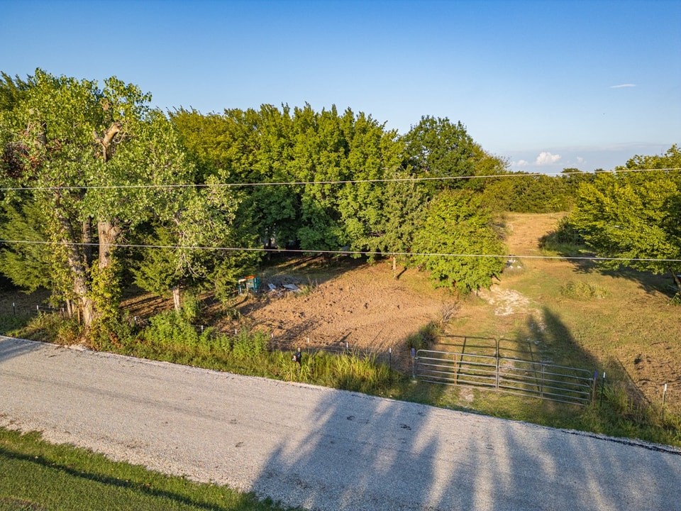 453 County Road 3383 Paradise TX 76073