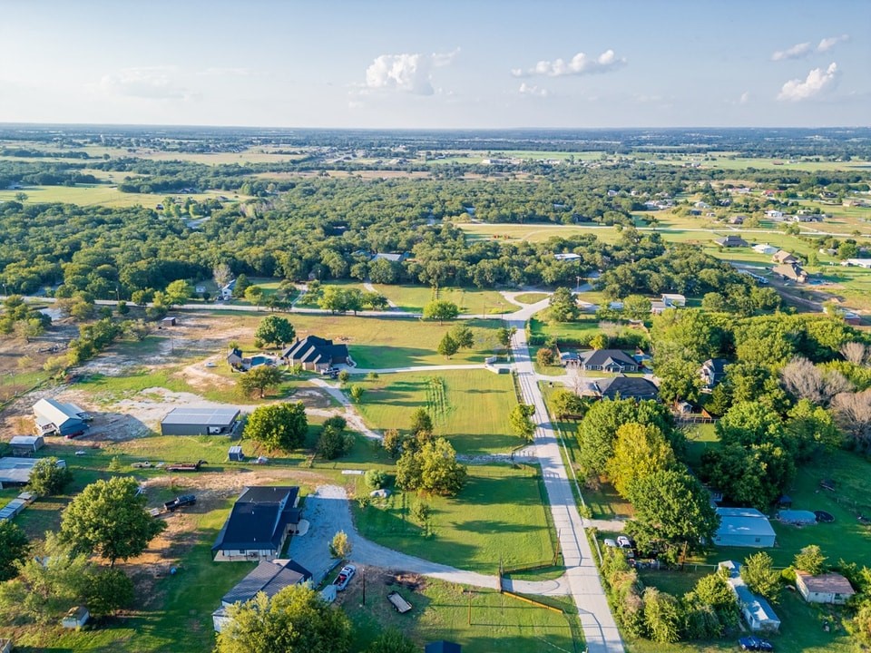 453 County Road 3383 Paradise TX 76073