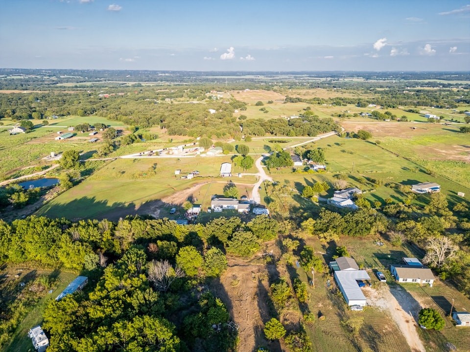 453 County Road 3383 Paradise TX 76073
