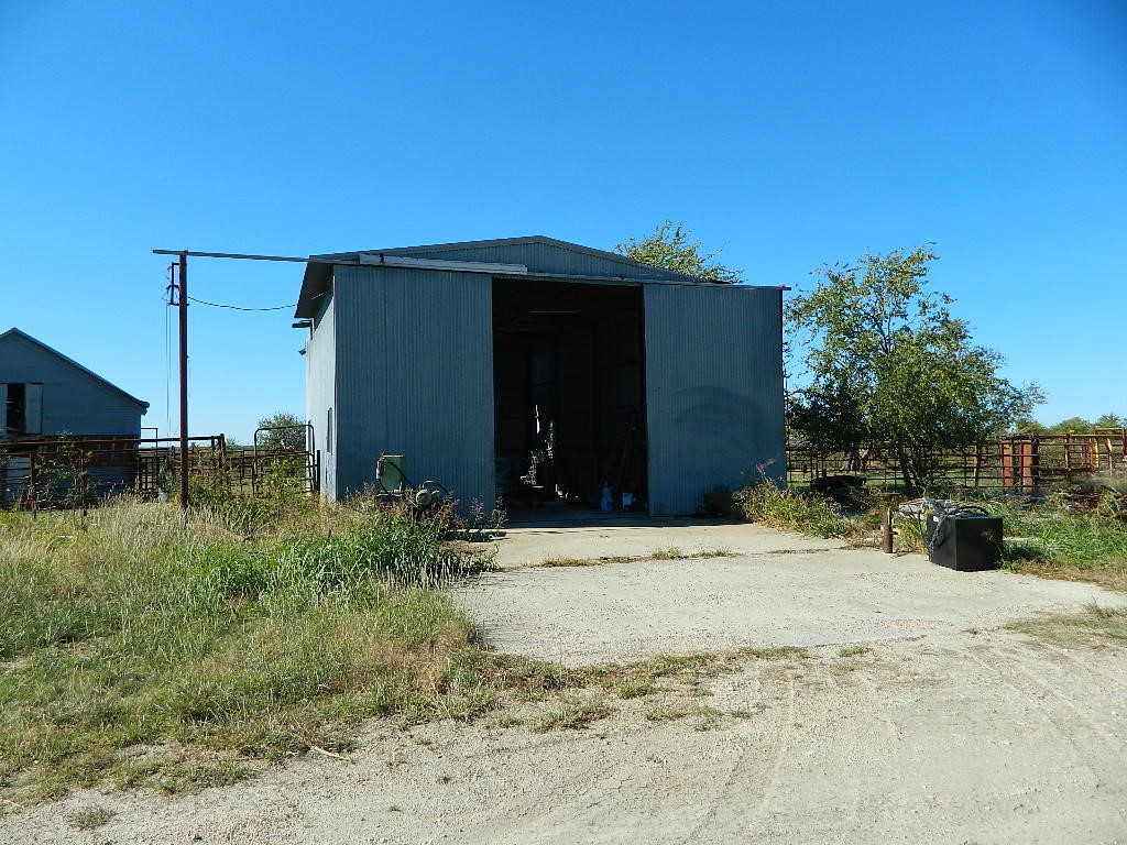 2435 County Road 247 Valley View TX 76272