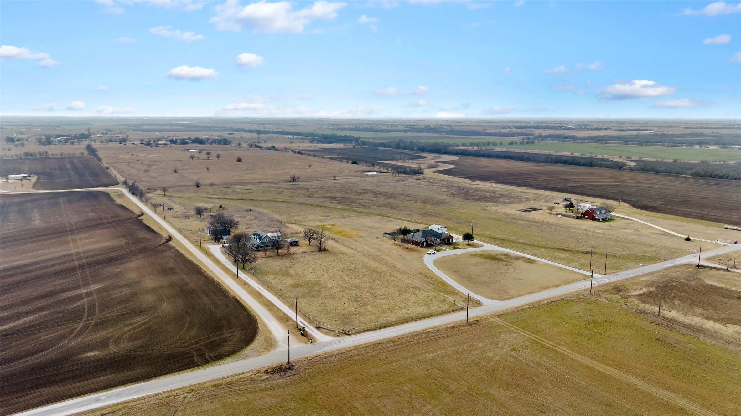 770 County Road 348 Valley View TX 76272