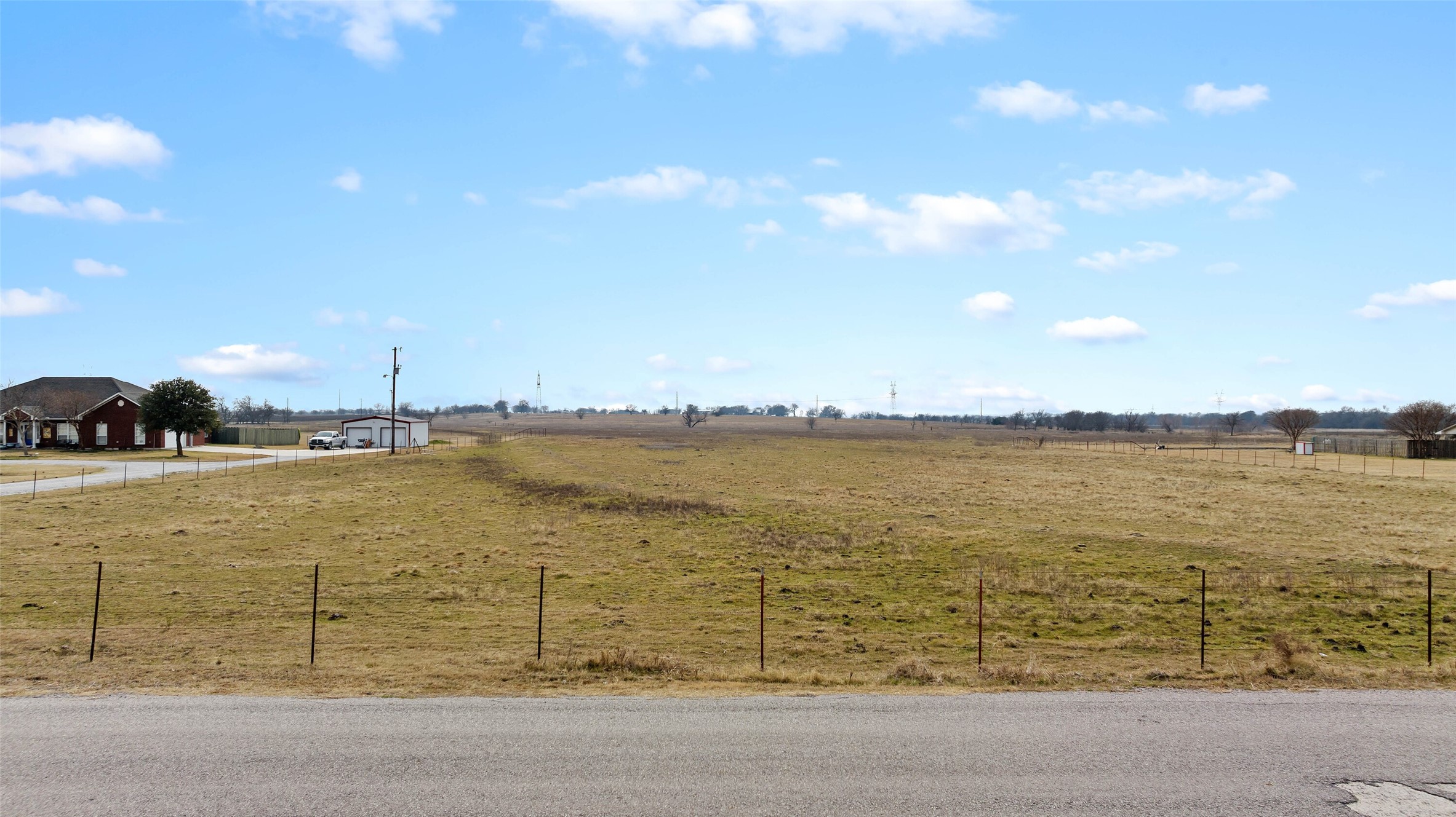 770 County Road 348 Valley View TX 76272
