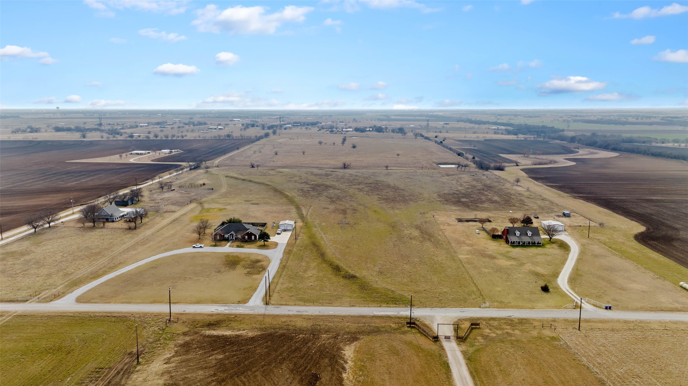 770 County Road 348 Valley View TX 76272