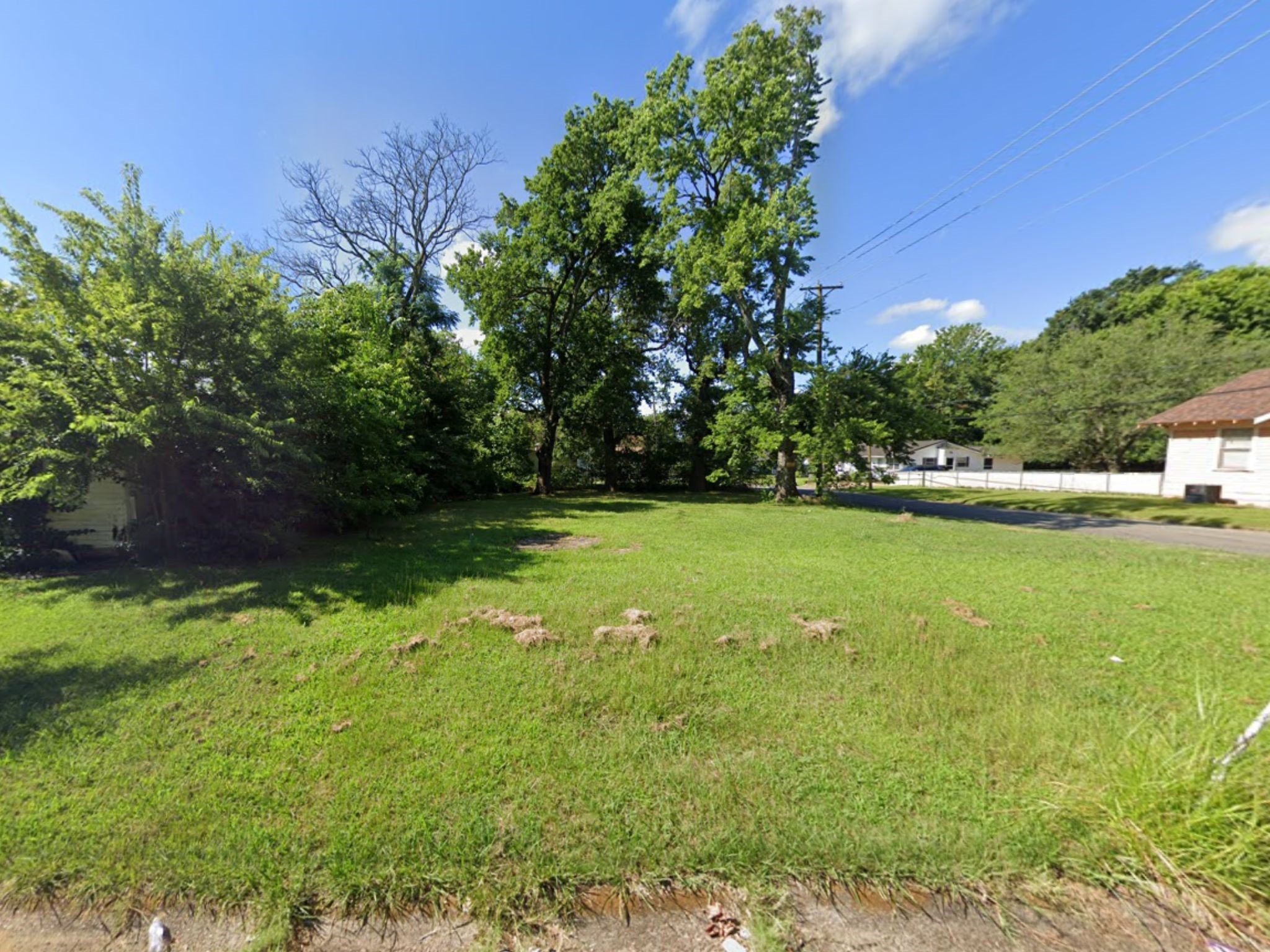 1471 W Kaufman Street Paris TX 75460