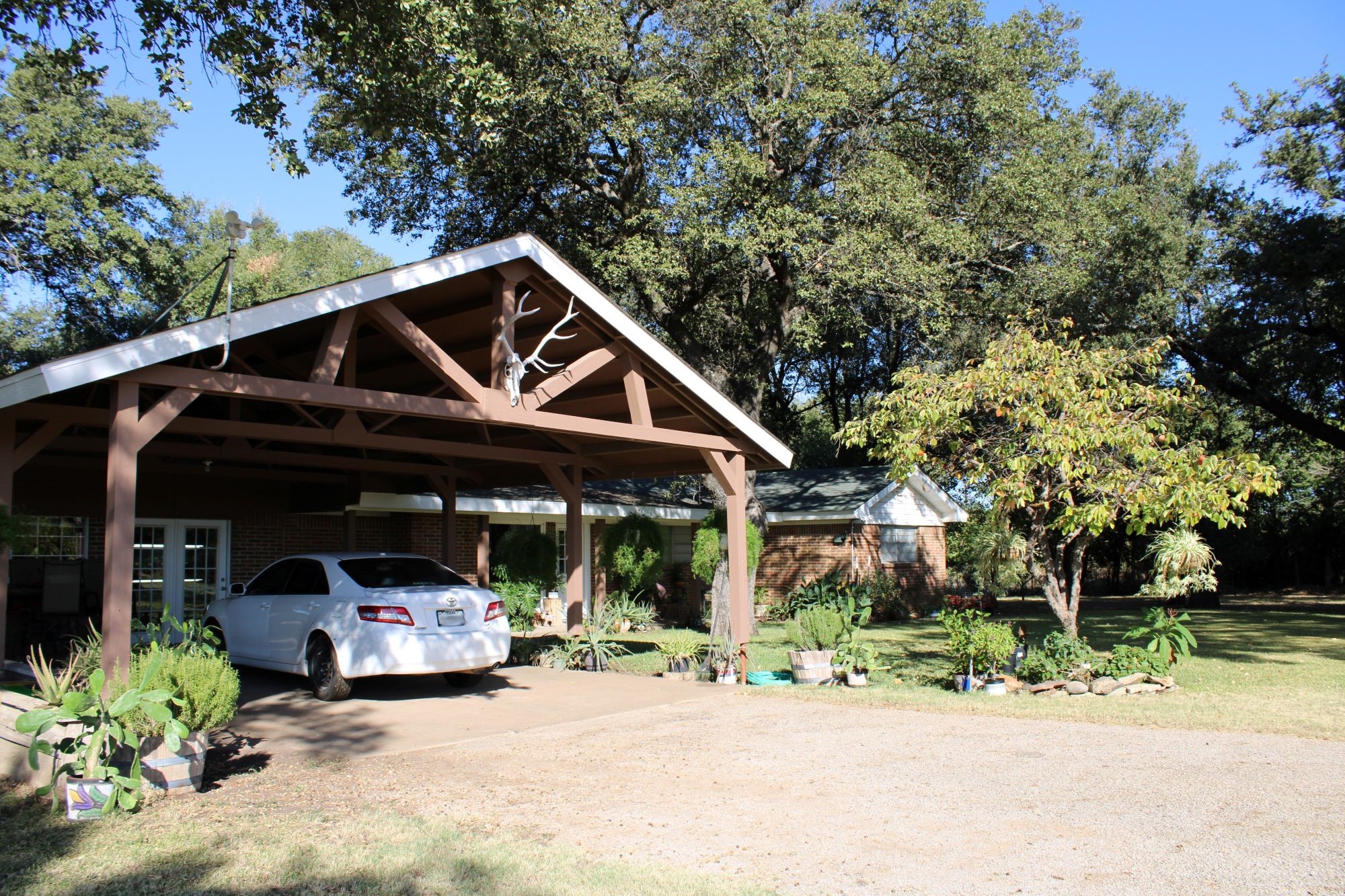 2115 North Neches Coleman TX 76834