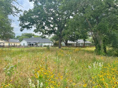 711 Clubview Drive Mabank TX 75143