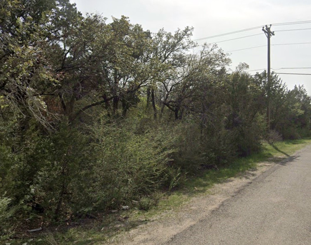 2803 Pinoak Street Granbury TX 76048