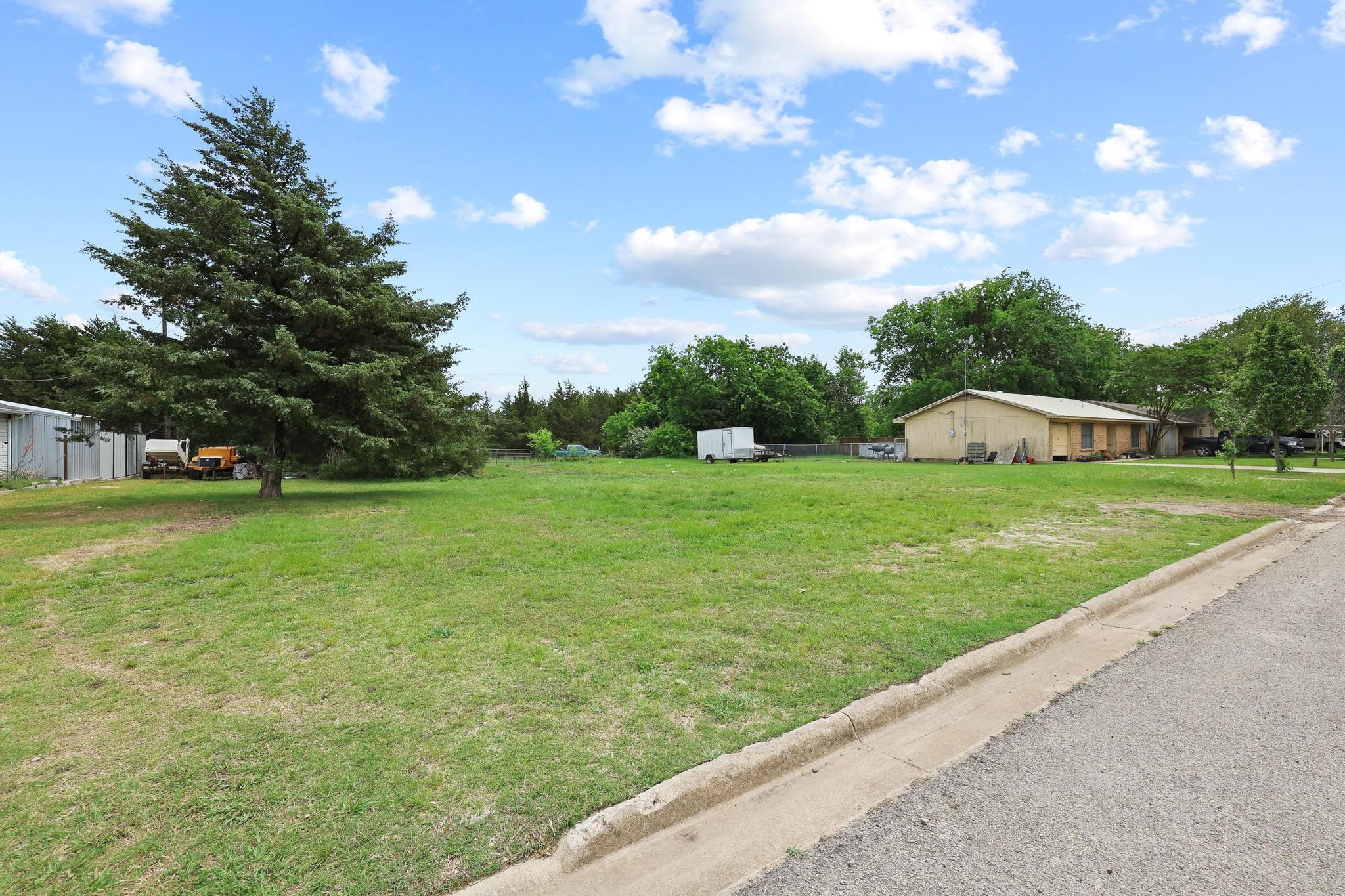 117 Donaghey Street Trenton TX 75490