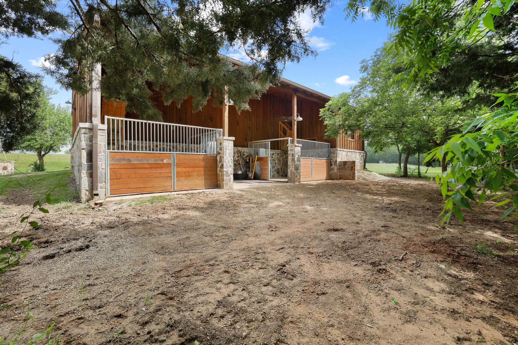 1906 Durning Road Van Alstyne TX 75495