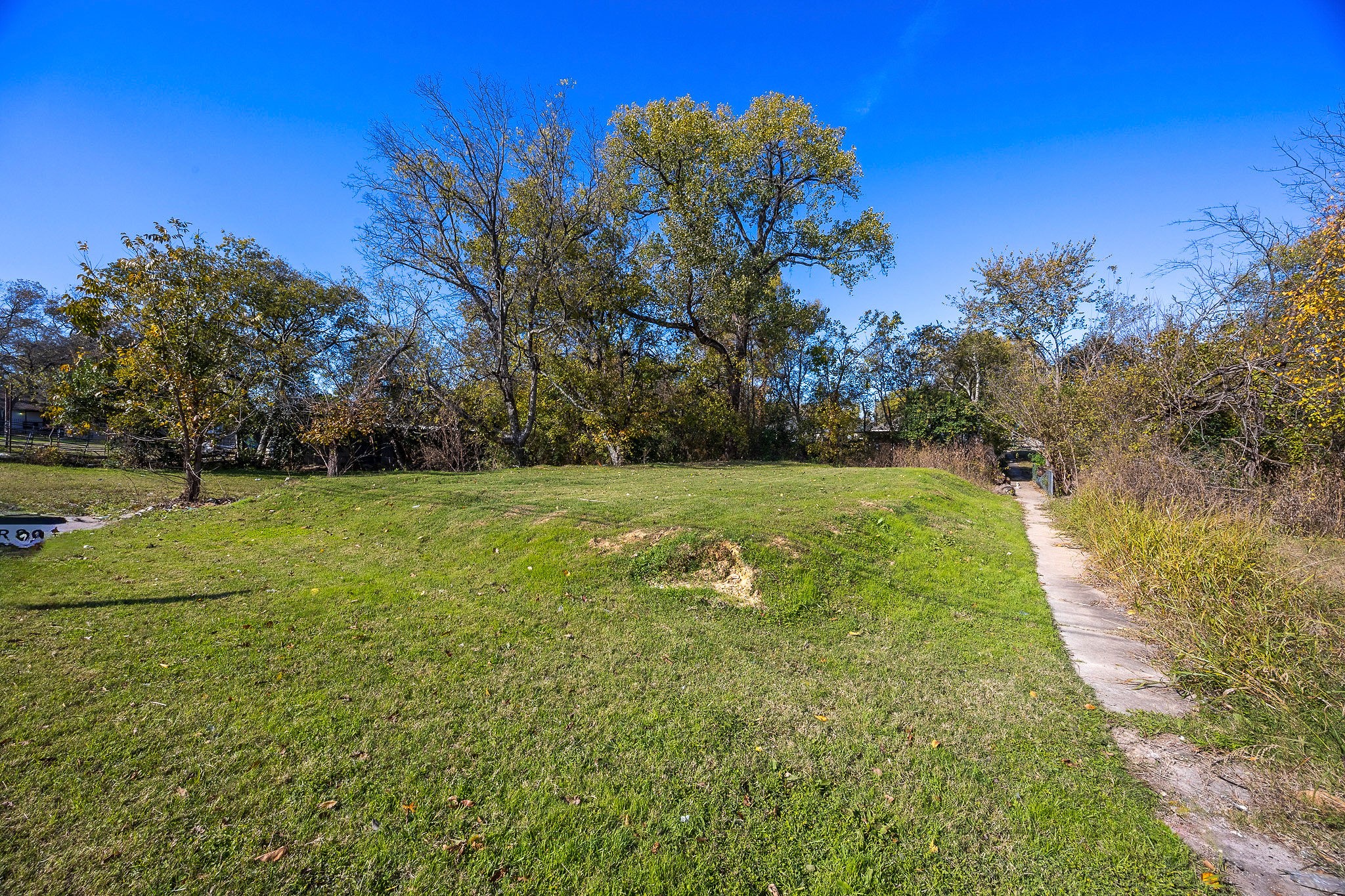 2433 52nd Street Dallas TX 75216