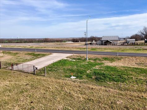645 Fm 339 Mount Calm TX 76673