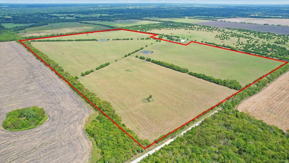 2042 County Road 1072 Greenville TX 75401