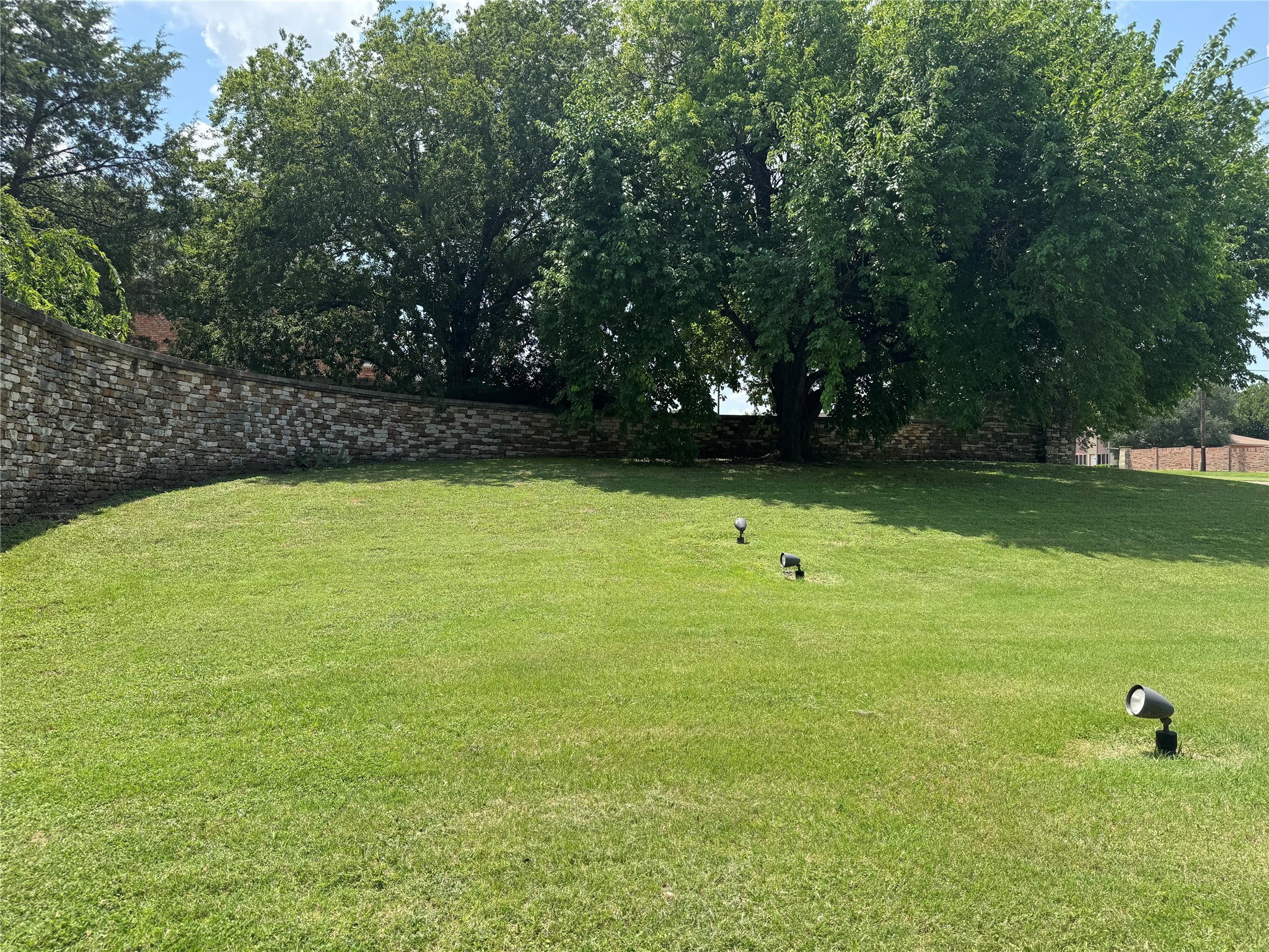 1701 Plum Creek Drive Desoto TX 75115