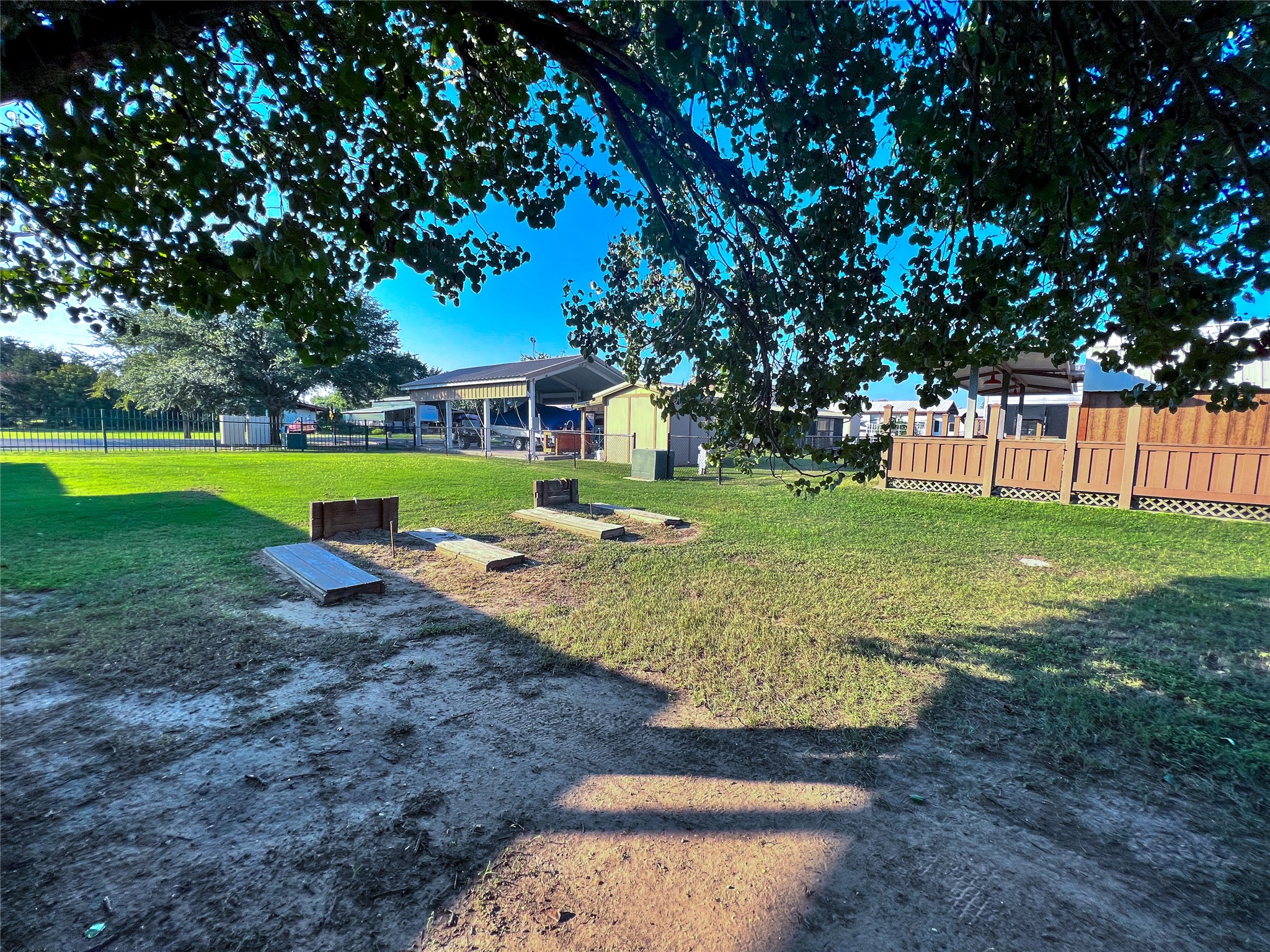 2058 Pelican Isle Drive Kerens TX 75144
