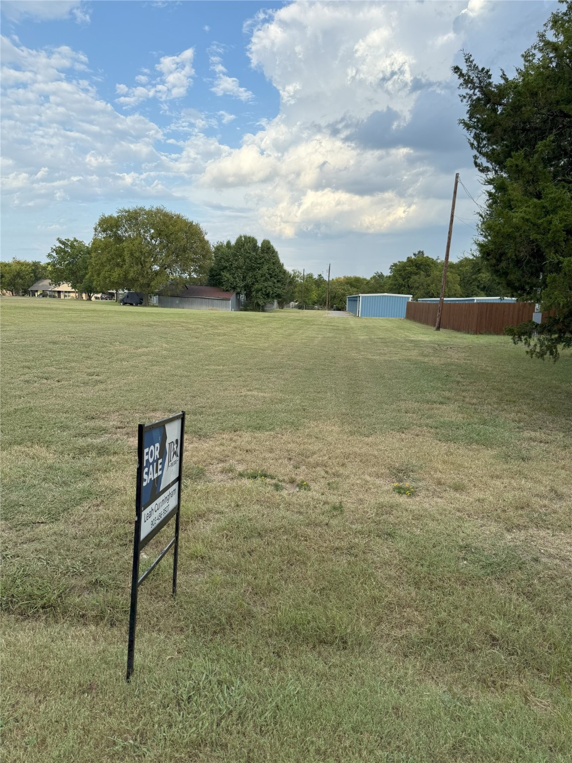 709 S Grand Street Wolfe City TX 75496