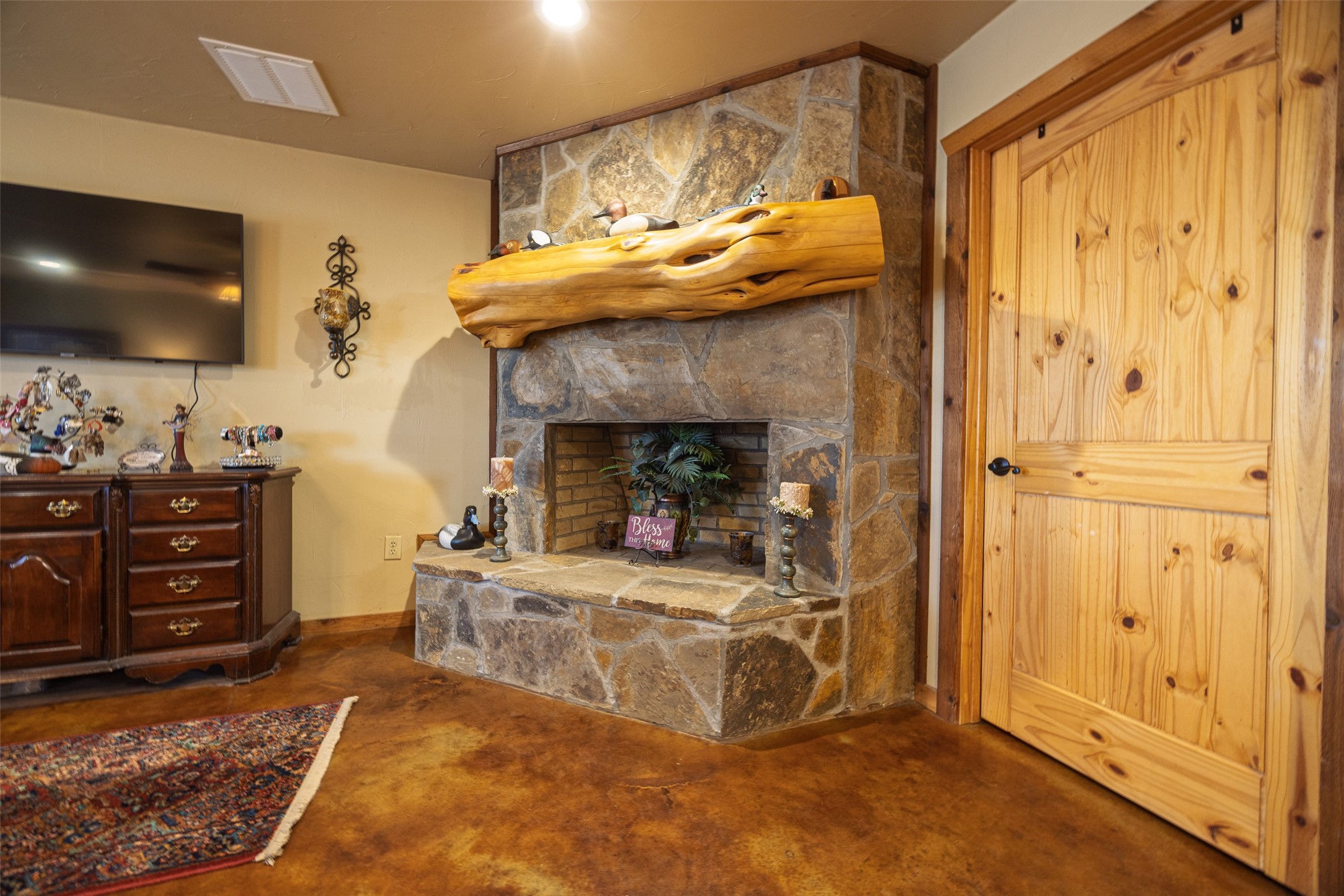 11398 County Road 4177 Laneville TX 75667