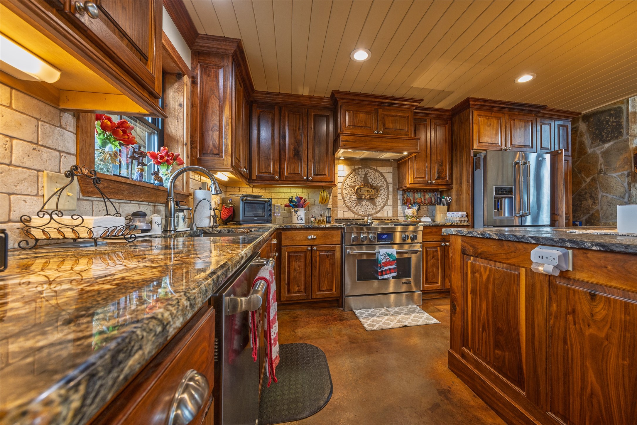 11398 County Road 4177 Laneville TX 75667