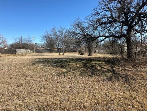 4229 N Main Street Cleburne TX 76058