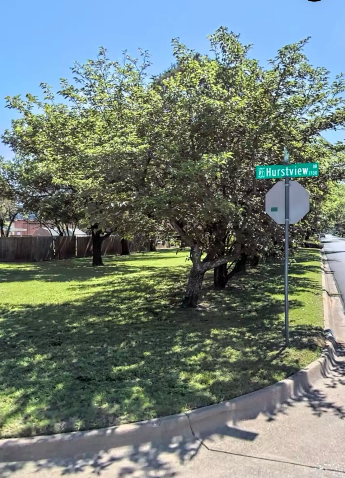 440 W Louella Hurst TX 76054