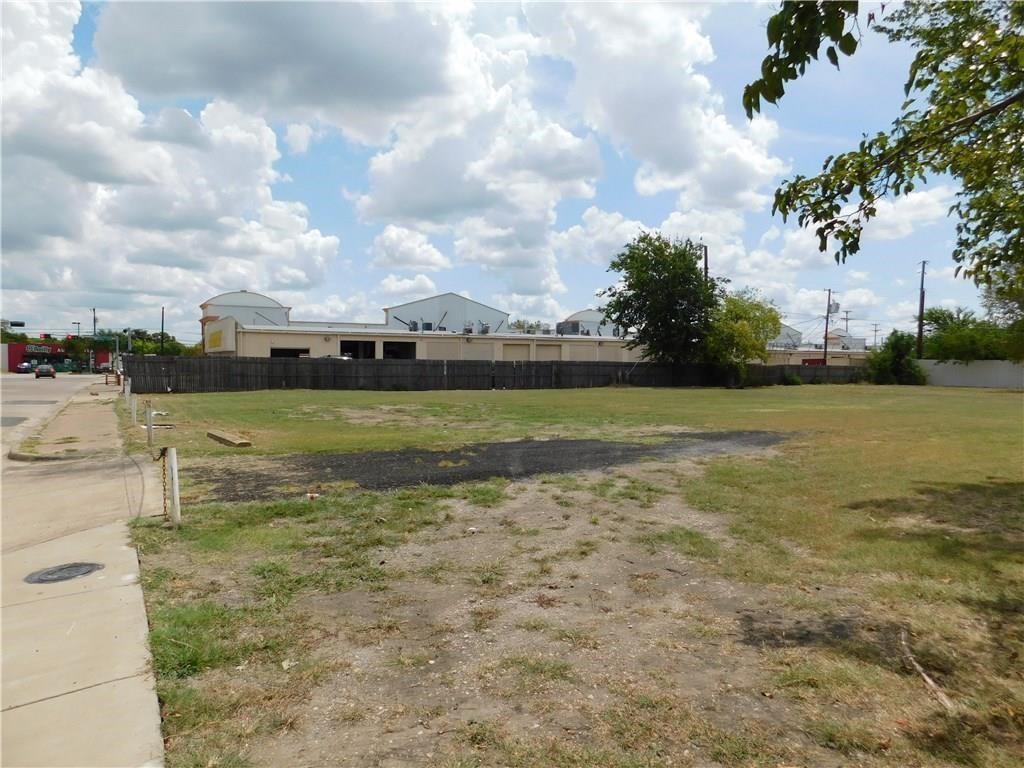 8014 Blossom Lane Dallas TX 75227