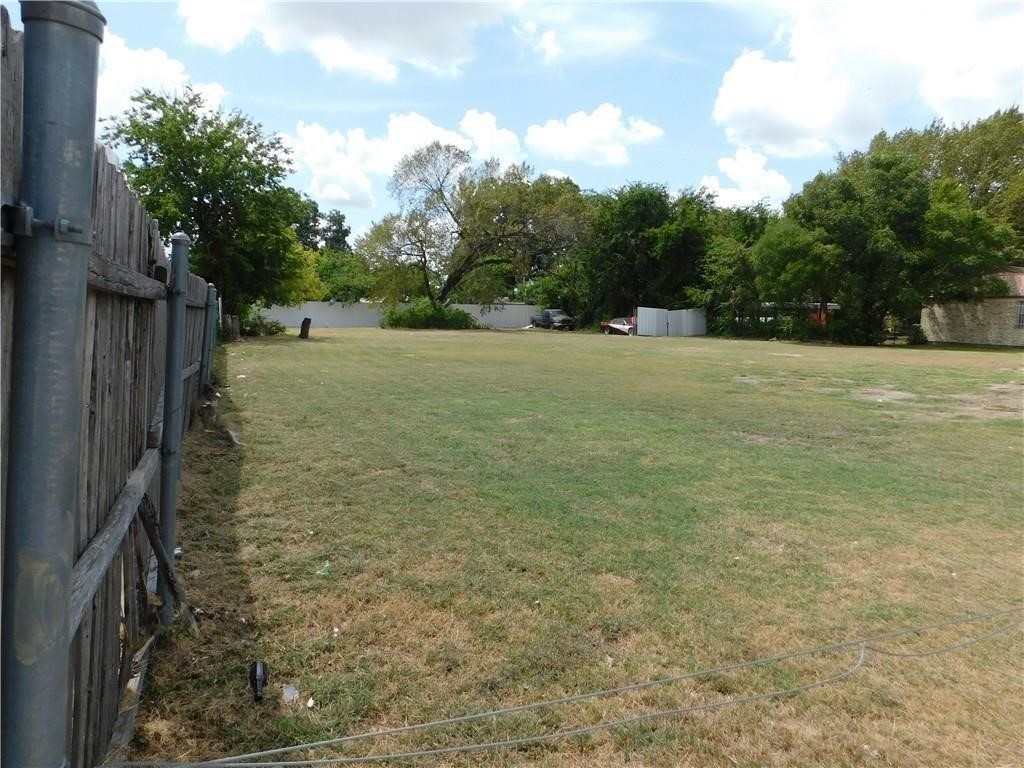 8014 Blossom Lane Dallas TX 75227