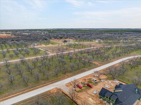 1424 Cirrus Loop Granbury TX 76049