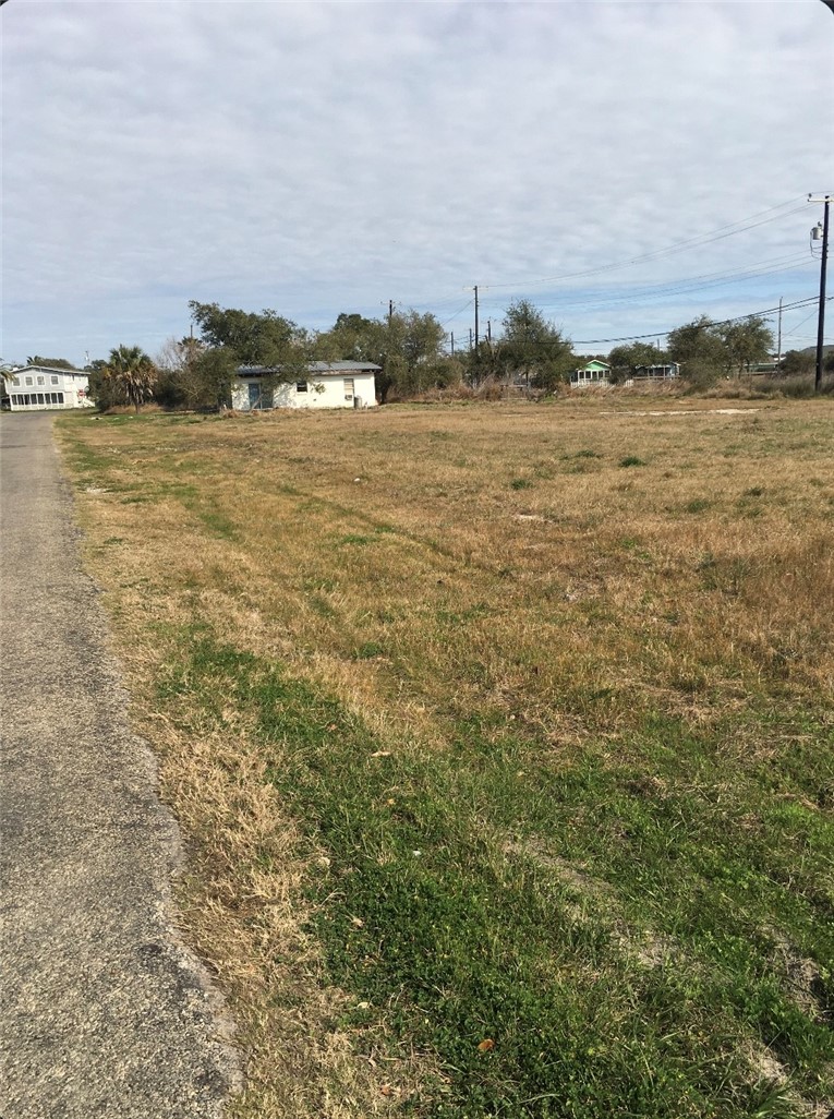609-610 W Shady Oak Lane Rockport TX 78382