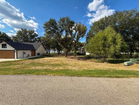 1520 Shoreline Drive Mabank TX 75143