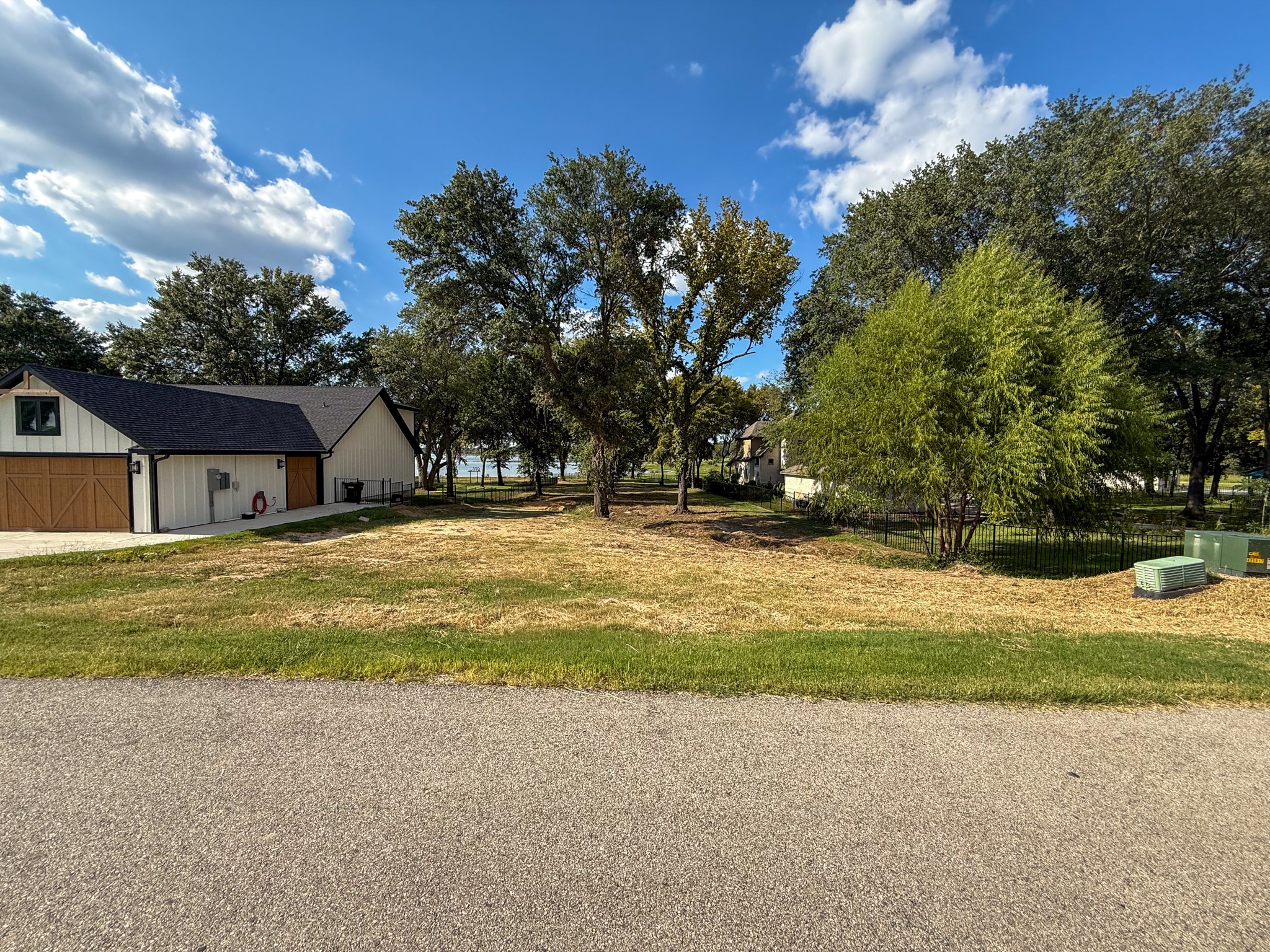 1520 Shoreline Drive Mabank TX 75143