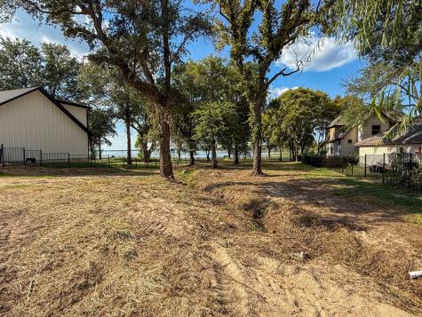 1520 Shoreline Drive Mabank TX 75143