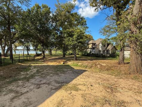 1520 Shoreline Drive Mabank TX 75143