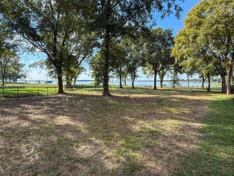 1520 Shoreline Drive Mabank TX 75143