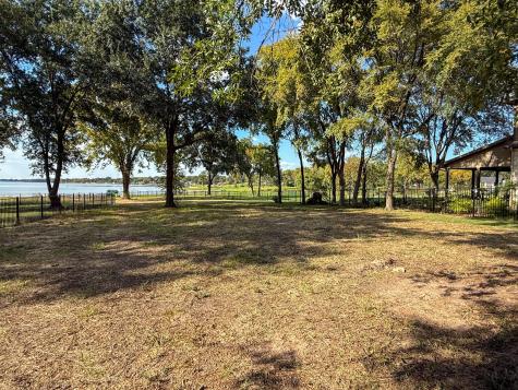 1520 Shoreline Drive Mabank TX 75143