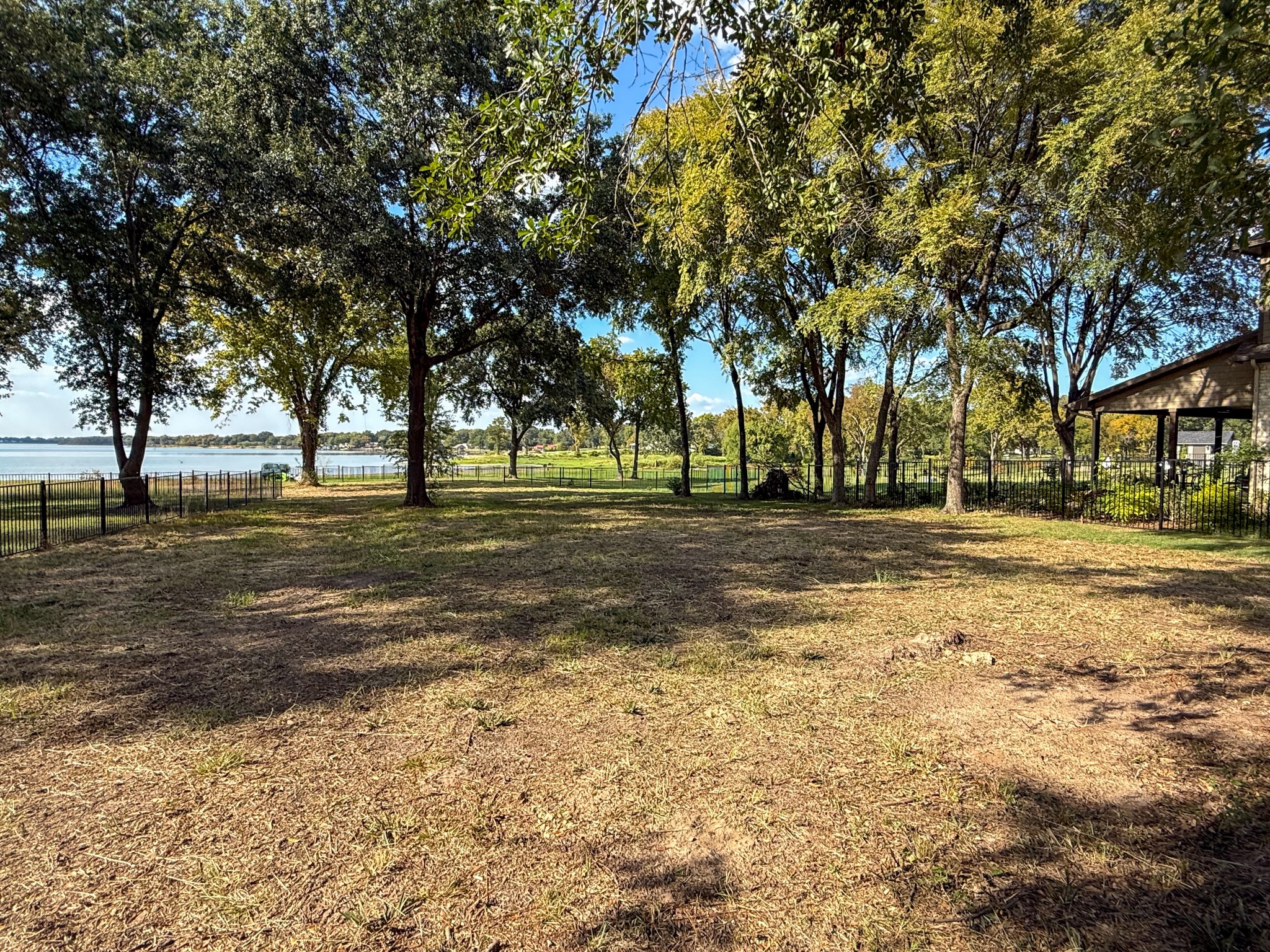 1520 Shoreline Drive Mabank TX 75143