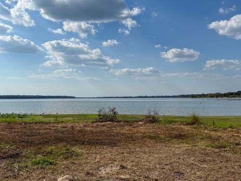 1520 Shoreline Drive Mabank TX 75143
