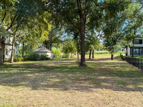 1520 Shoreline Drive Mabank TX 75143