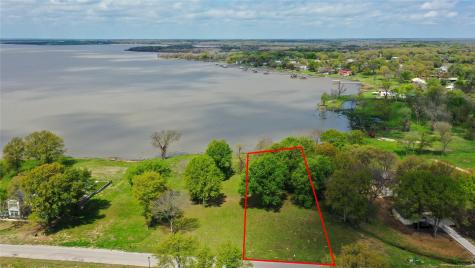 1520 Shoreline Drive Mabank TX 75143